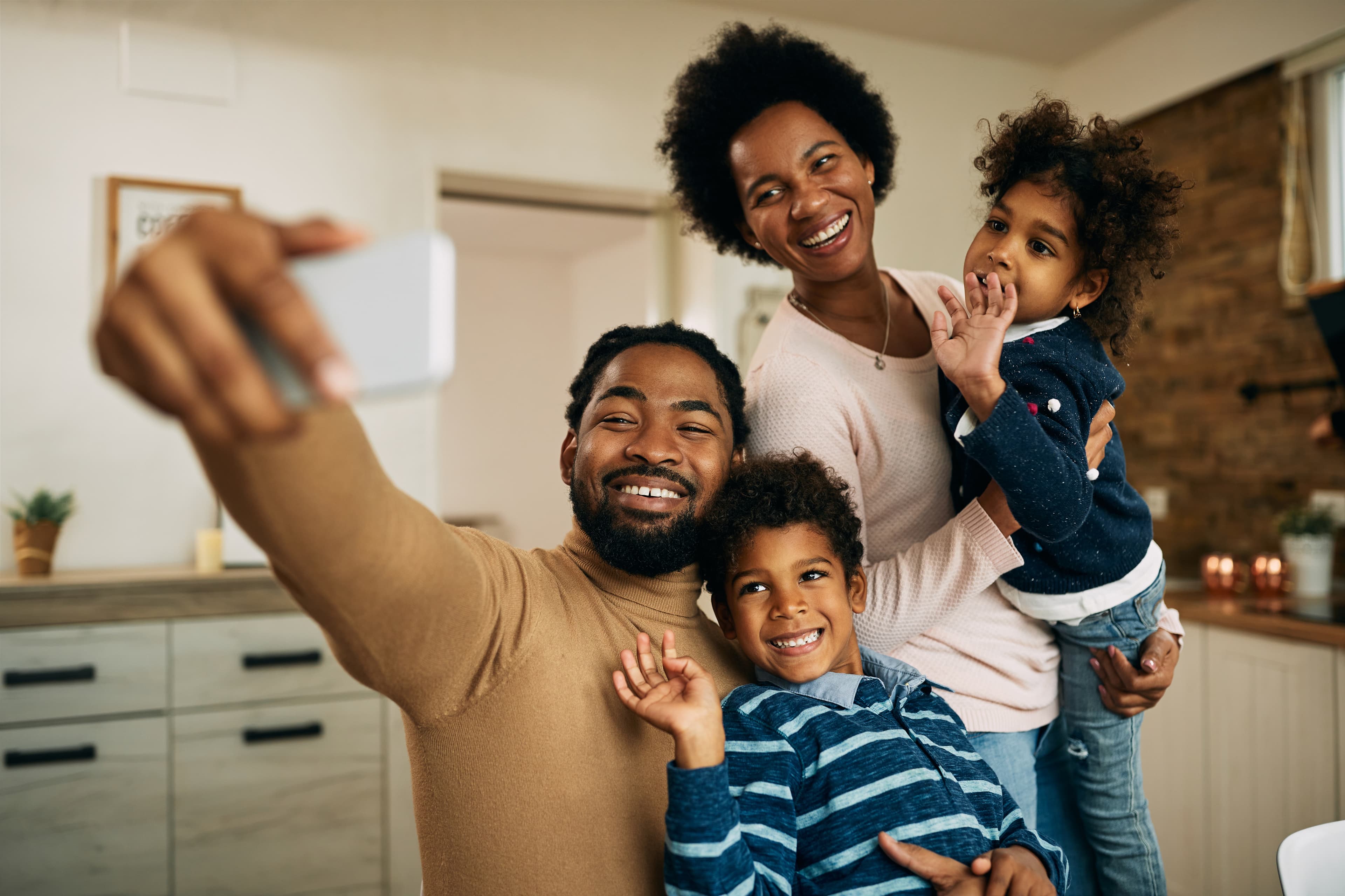 Família feliz e segura